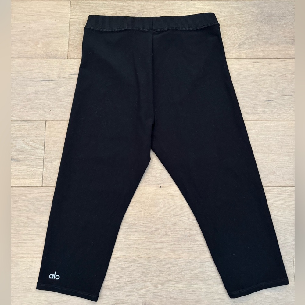 Alo High-Waist Iconic 90's Capri, size Small